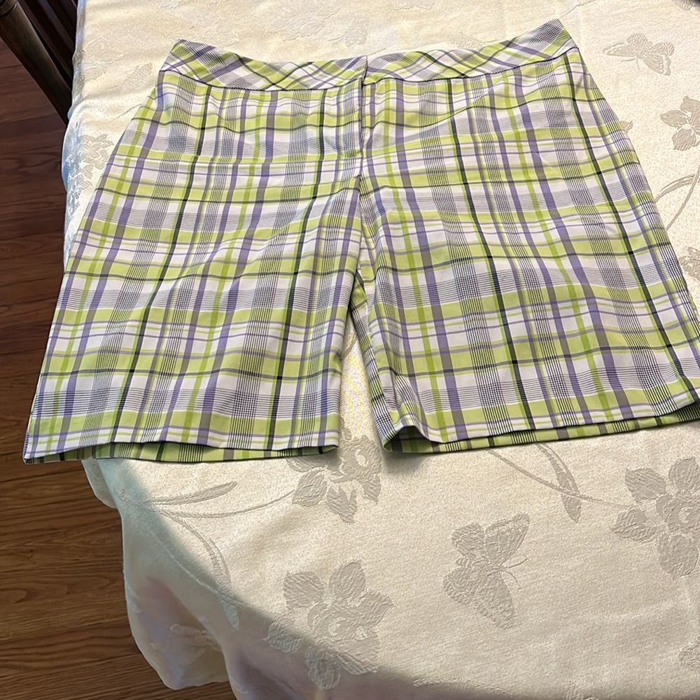 IZOD Ladies Golf  Plaid Bermuda Shorts Size 10 Green/ Purple
